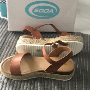Soda spradille platform sandals